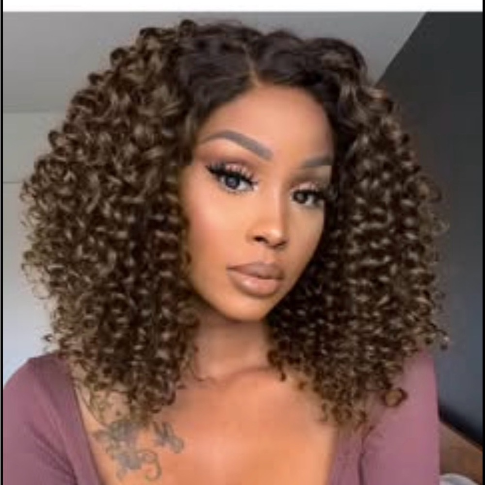 Quantum Black Women👩🏽Side Part Kinky Curly Bob Synthetic Ombre Blonde 12”Wig - Picture 6 of 9